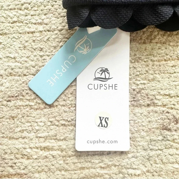 NWT Cupshe• bathing suit top - Picture 4 of 4